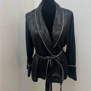 Victoria’s Secret Robe Pajama Wrap Top Womens Size Mdedium VS Black Logo Satin